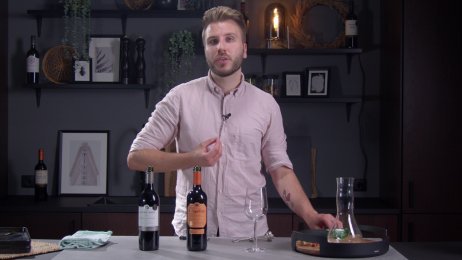 Að bera fram vín